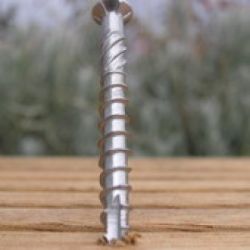 Decking screws for decking boards