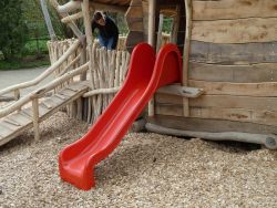 Toboggan rouge portique jeux 210cm